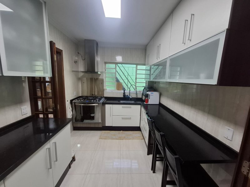SOBRADO DE FÁCIL ACESSO; Rua Michel Haddad São Paulo - 