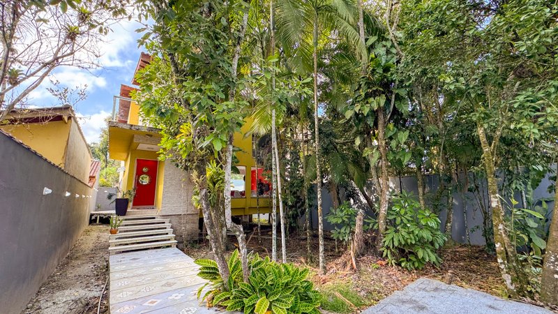 Casa Exclusiva com Natureza e Lazer na Praia de Barra do Una  São Sebastião - 