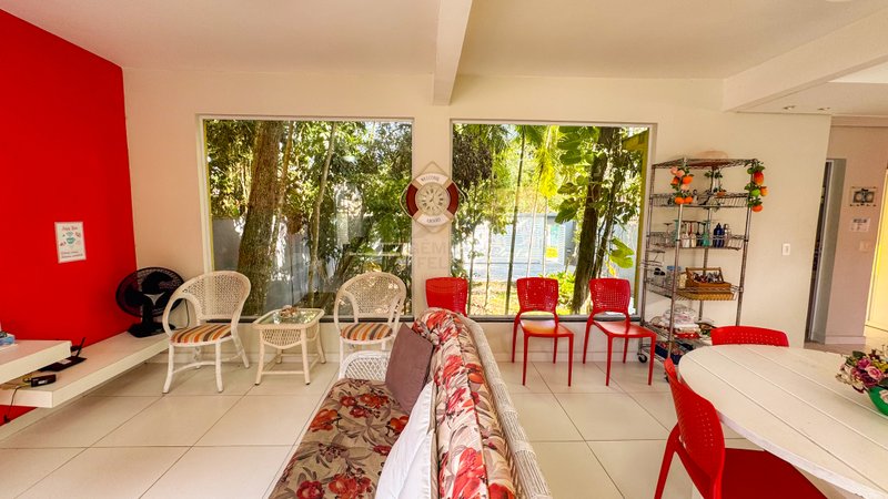 Casa Exclusiva com Natureza e Lazer na Praia de Barra do Una  São Sebastião - 