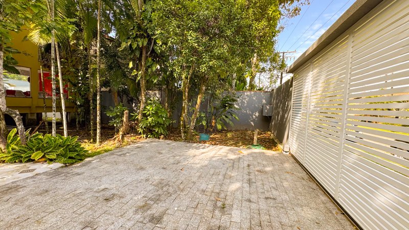 Casa Exclusiva com Natureza e Lazer na Praia de Barra do Una  São Sebastião - 