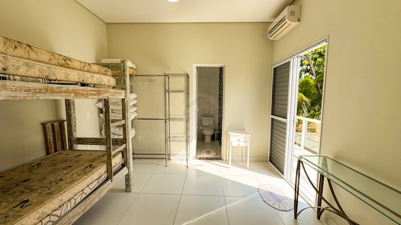 Casa Exclusiva com Natureza e Lazer na Praia de Barra do Una  São Sebastião - 