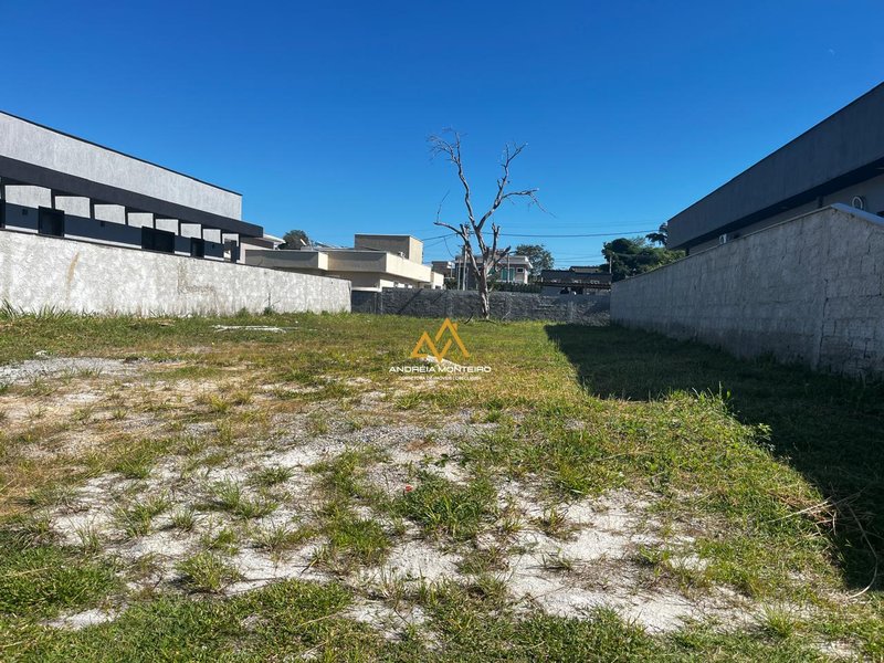 Terreno 387m2 à venda por R$180.000,00 (Condomínio Jardim Ubá Ubatiba) Rodovia. Vereador Oldemar Guedes Figueiredo Maricá - 
