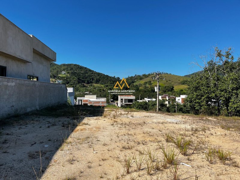 Terreno  360m2 à venda por R$130.000,00 (Condomínio Jardim Ubá Ubatiba) Rodovia. Vereador Oldemar Guedes Figueiredo Maricá - 