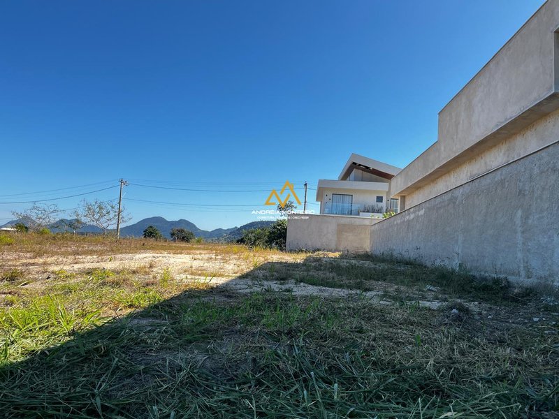 Terreno  360m2 à venda por R$130.000,00 (Condomínio Jardim Ubá Ubatiba) Rodovia. Vereador Oldemar Guedes Figueiredo Maricá - 