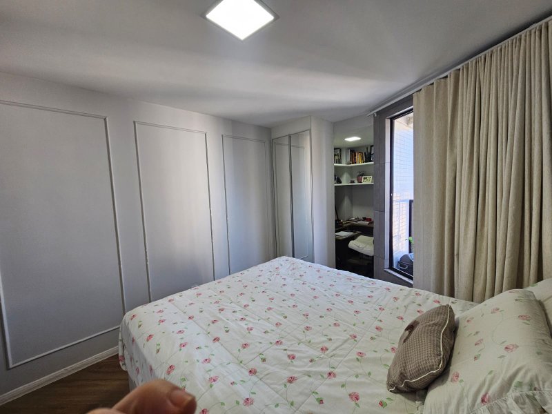 APARTAMENTO QUARTO SALA VARANDA VISTA MAR GARAGEM À VENDA NA BARRA! Avenida Princesa Isabel Salvador - 