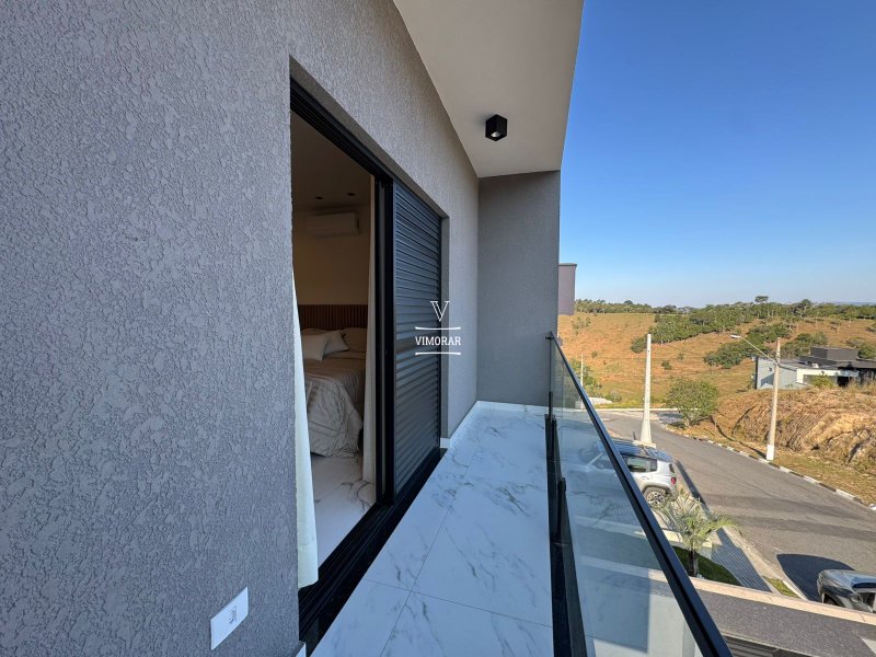 Sobrado em condomínio 3 dormitórios sendo 1 suíte + área gourmet com piscina - Santa Isabel - 