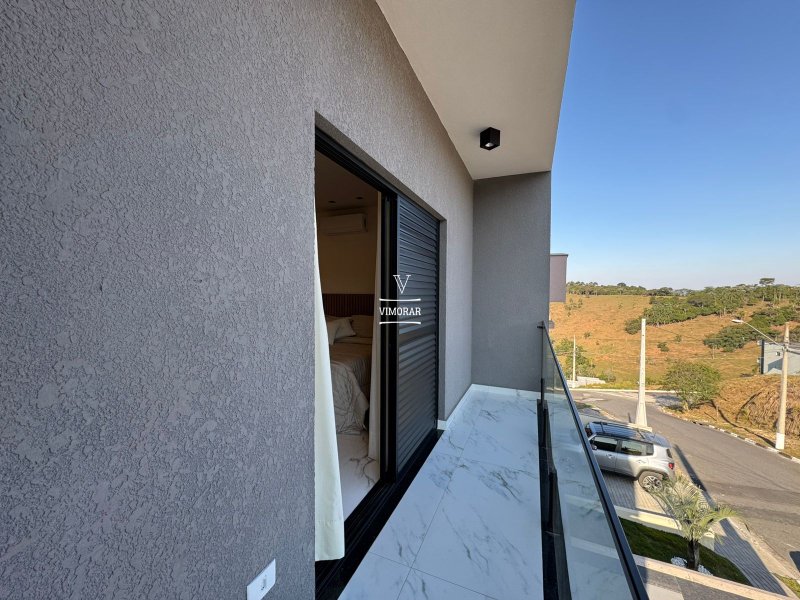Sobrado em condomínio 3 dormitórios sendo 1 suíte + área gourmet com piscina - Santa Isabel - 