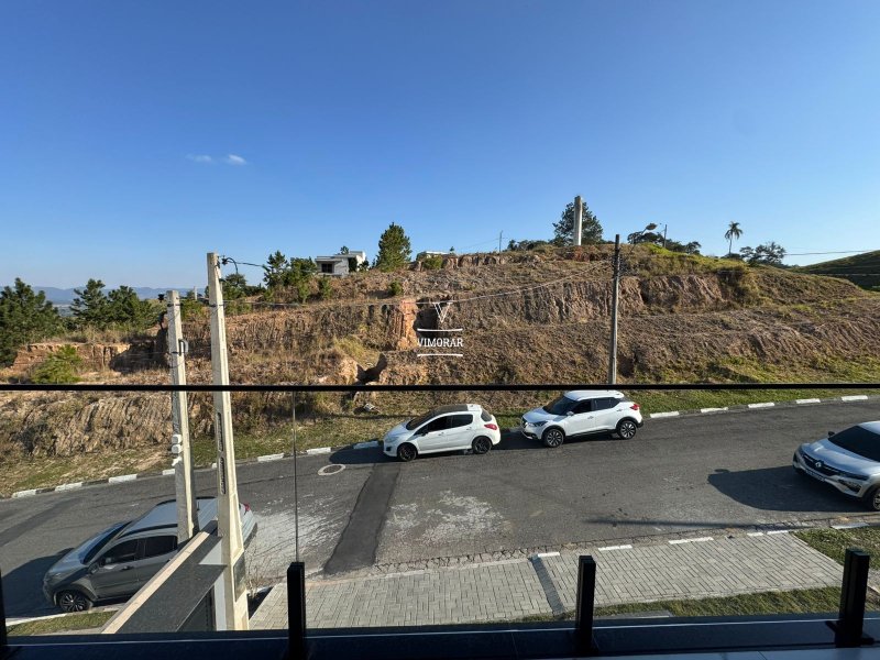 Sobrado em condomínio 3 dormitórios sendo 1 suíte + área gourmet com piscina - Santa Isabel - 