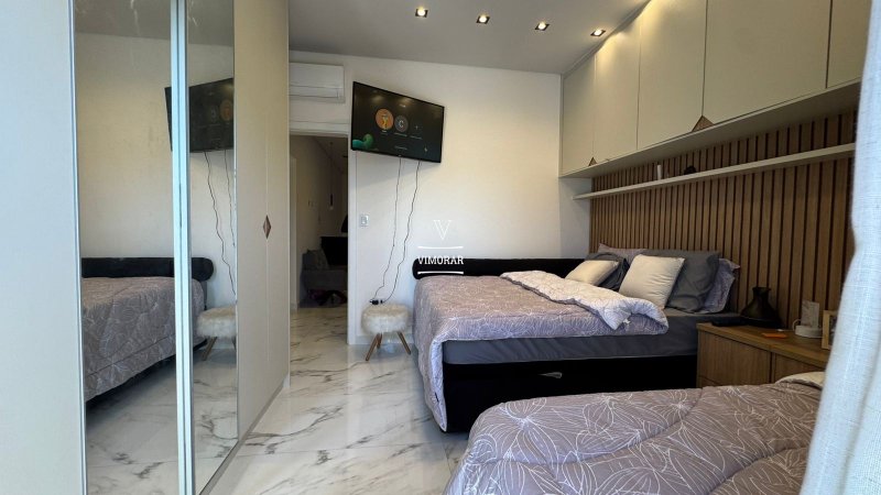 Sobrado em condomínio 3 dormitórios sendo 1 suíte + área gourmet com piscina - Santa Isabel - 