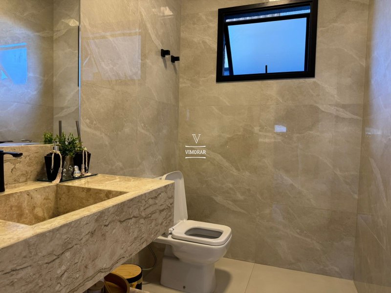 Sobrado em condomínio 3 dormitórios sendo 1 suíte + área gourmet com piscina - Santa Isabel - 