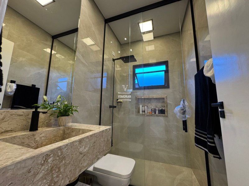 Sobrado em condomínio 3 dormitórios sendo 1 suíte + área gourmet com piscina - Santa Isabel - 