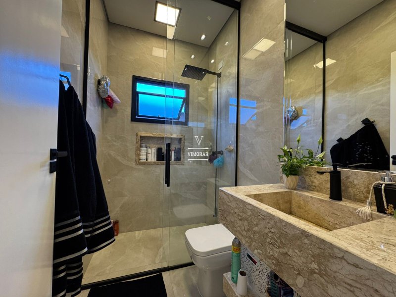 Sobrado em condomínio 3 dormitórios sendo 1 suíte + área gourmet com piscina - Santa Isabel - 