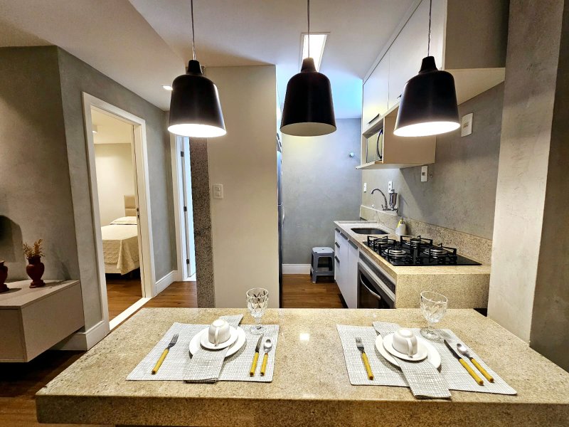 APARTAMENTO SEMI NOVO QUARTO SALA VISTA PANORÂMICA GARAGEM À  VENDA NA BARRA! Avenida Princesa Isabel Salvador - 
