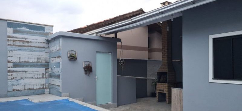 CASA COM 1 SUÍTE MAIS 2 DORMITÓRIOS E PISICNA NA LIMEIRA - Brusque - 