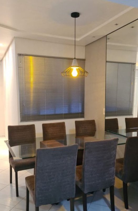 CASA COM 1 SUÍTE MAIS 2 DORMITÓRIOS E PISICNA NA LIMEIRA - Brusque - 