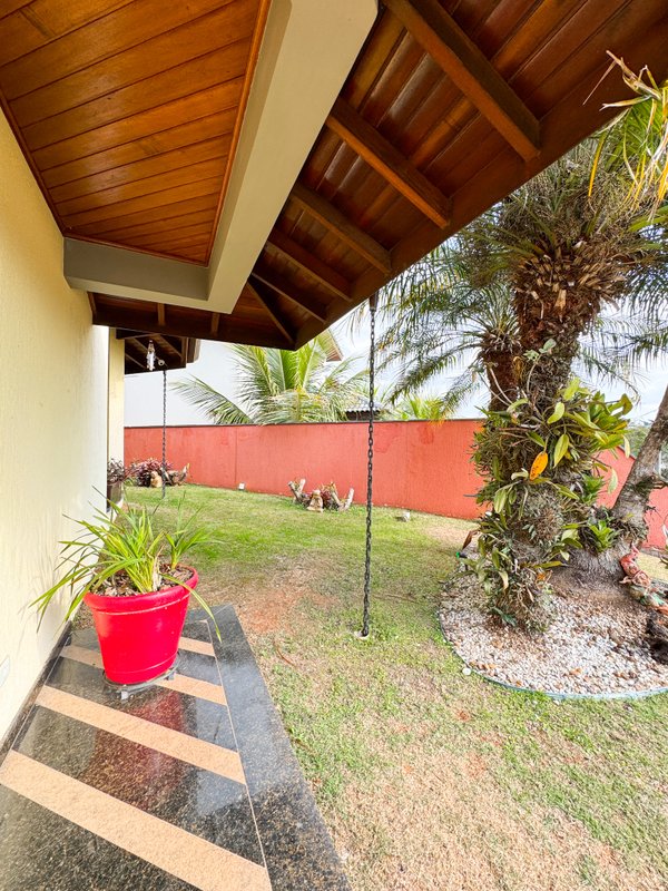 Casa em condominio com 5 dormitórios sendo 3 suites, vendida porteira fechada Rua Tomi Saburo Yamamoto Arujá - 