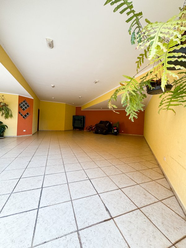 Casa em condominio com 5 dormitórios sendo 3 suites, vendida porteira fechada Rua Tomi Saburo Yamamoto Arujá - 