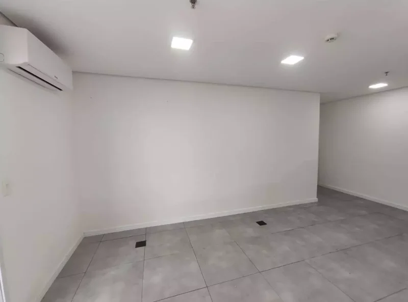 VENDO CONJUNTO COMERCIAL 27M2 – 1 VAGA Rua Apeninos São Paulo - 