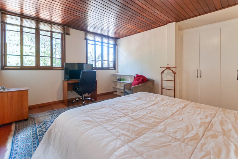 Casa 230m² no Jd Paulistano 3 dorm 1 suíte 3 vagas Rua Iraci São Paulo - 