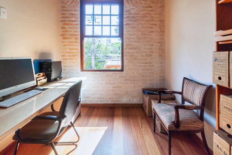 Casa 230m² no Jd Paulistano 3 dorm 1 suíte 3 vagas Rua Iraci São Paulo - 