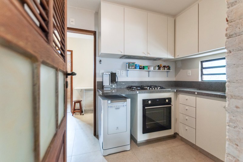 Casa 230m² no Jd Paulistano 3 dorm 1 suíte 3 vagas Rua Iraci São Paulo - 