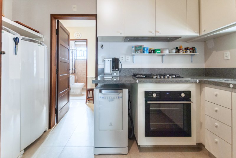Casa 230m² no Jd Paulistano 3 dorm 1 suíte 3 vagas Rua Iraci São Paulo - 