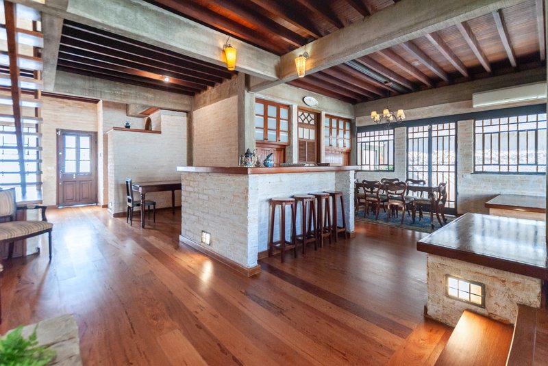 Casa 230m² no Jd Paulistano 3 dorm 1 suíte 3 vagas Rua Iraci São Paulo - 