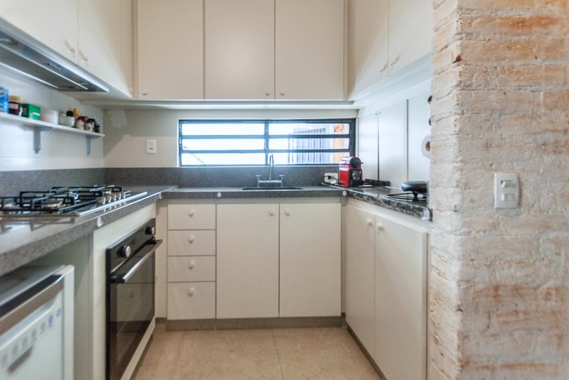 Casa 230m² no Jd Paulistano 3 dorm 1 suíte 3 vagas Rua Iraci São Paulo - 