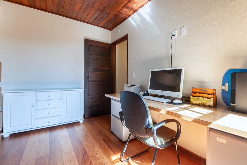 Casa 230m² no Jd Paulistano 3 dorm 1 suíte 3 vagas Rua Iraci São Paulo - 
