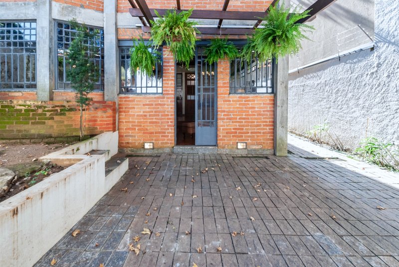Casa 230m² no Jd Paulistano 3 dorm 1 suíte 3 vagas Rua Iraci São Paulo - 