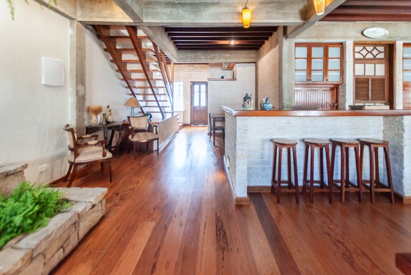 Casa 230m² no Jd Paulistano 3 dorm 1 suíte 3 vagas Rua Iraci São Paulo - 