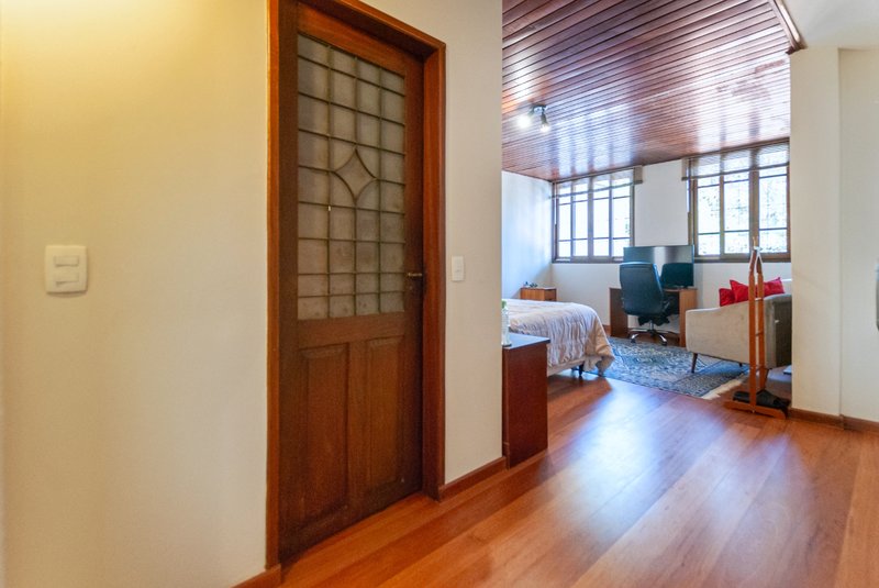 Casa 230m² no Jd Paulistano 3 dorm 1 suíte 3 vagas Rua Iraci São Paulo - 