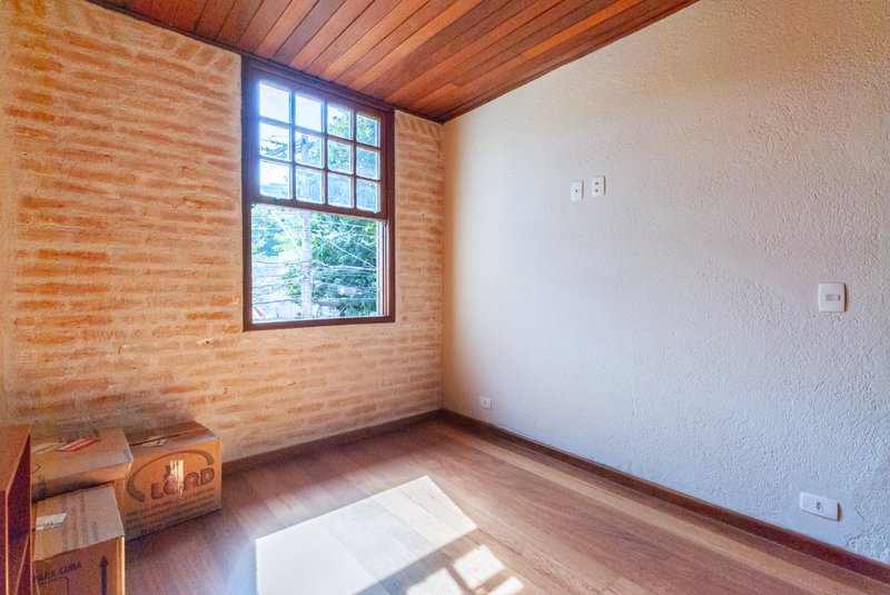 Casa 230m² no Jd Paulistano 3 dorm 1 suíte 3 vagas Rua Iraci São Paulo - 