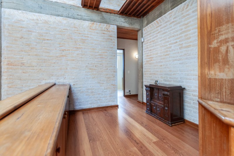Casa 230m² no Jd Paulistano 3 dorm 1 suíte 3 vagas Rua Iraci São Paulo - 