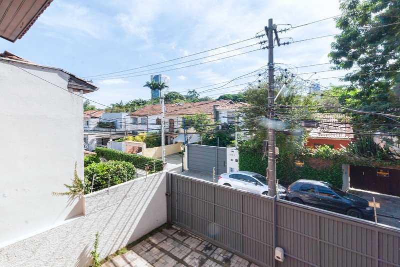 Casa 230m² no Jd Paulistano 3 dorm 1 suíte 3 vagas Rua Iraci São Paulo - 