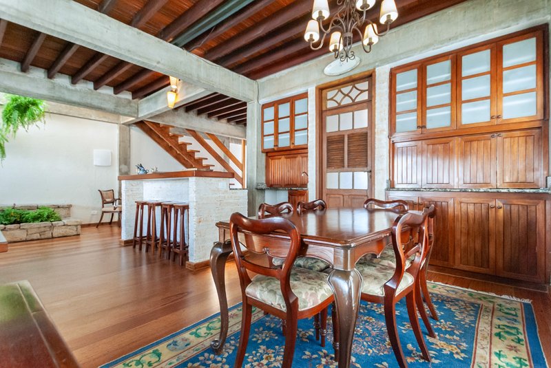 Casa 230m² no Jd Paulistano 3 dorm 1 suíte 3 vagas Rua Iraci São Paulo - 