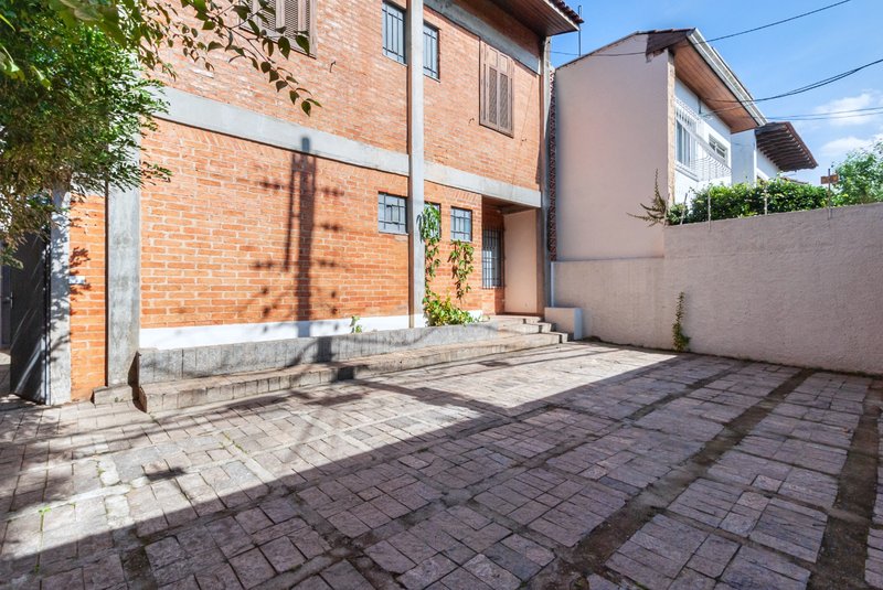 Casa 230m² no Jd Paulistano 3 dorm 1 suíte 3 vagas Rua Iraci São Paulo - 
