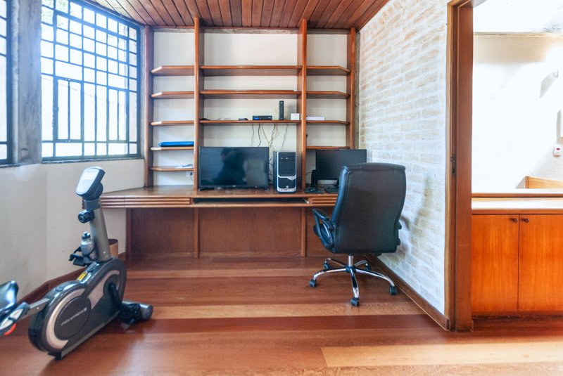 Casa 230m² no Jd Paulistano 3 dorm 1 suíte 3 vagas Rua Iraci São Paulo - 