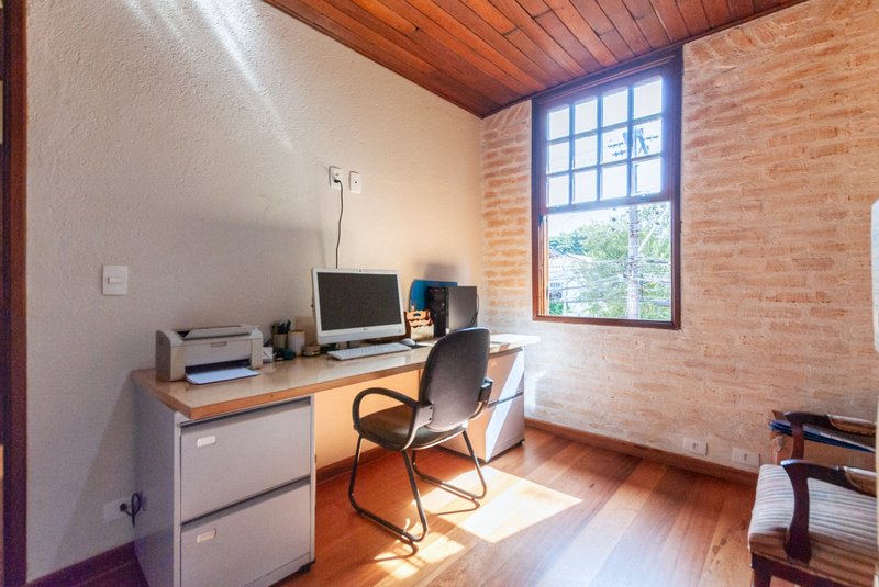 Casa 230m² no Jd Paulistano 3 dorm 1 suíte 3 vagas Rua Iraci São Paulo - 