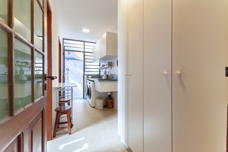 Casa 230m² no Jd Paulistano 3 dorm 1 suíte 3 vagas Rua Iraci São Paulo - 