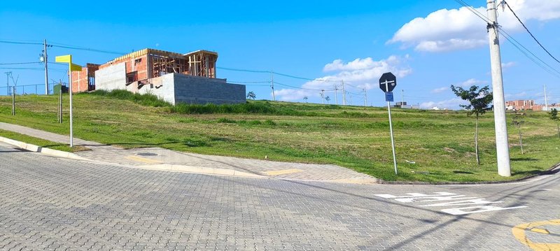 Terras Alpha  Raquel Cristina Paiotti Sousa São José dos Campos - 