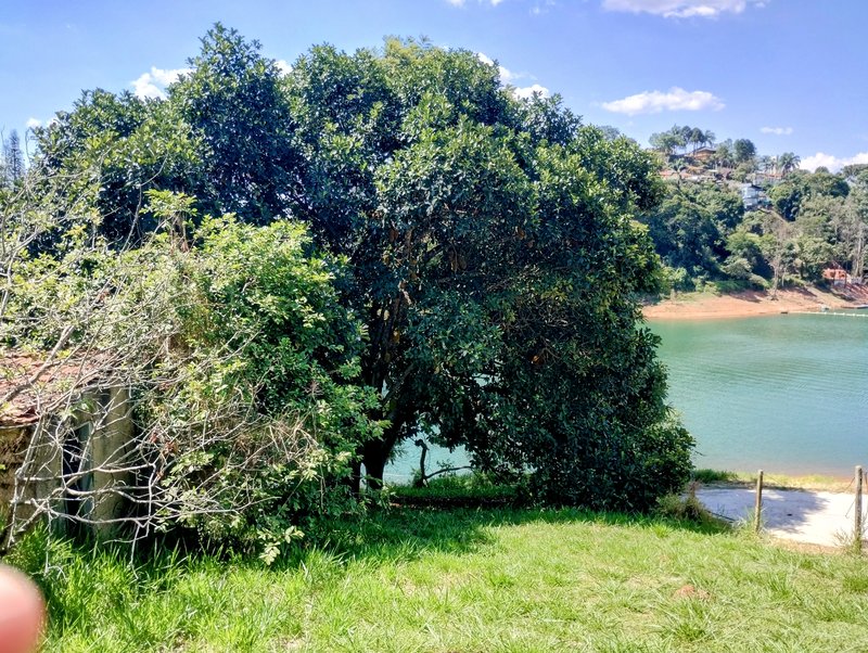 Casa pé na água à venda no condomínio Águas de Igaratá - Igaratá - 