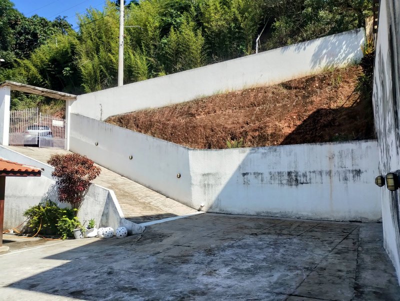 Casa pé na água à venda no condomínio Águas de Igaratá - Igaratá - 