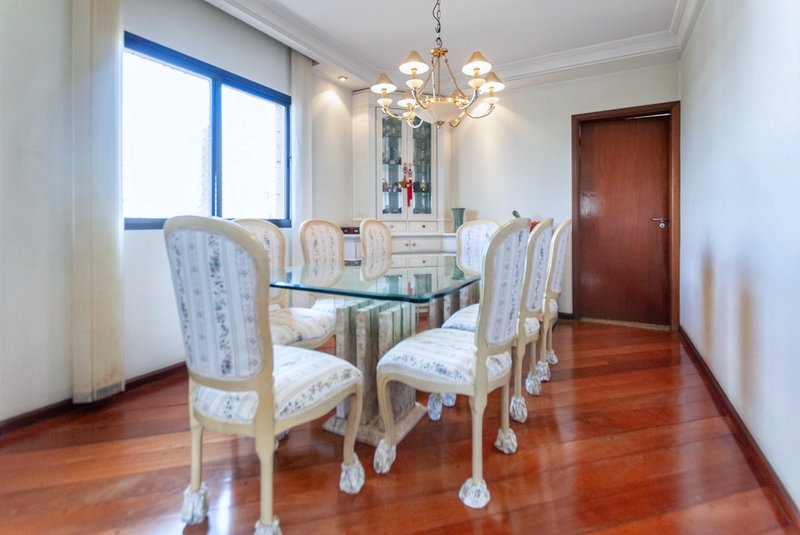 Apartamento 250m² na Aclimação 4 suítes 3 vagas Rua Castro Alves São Paulo - 