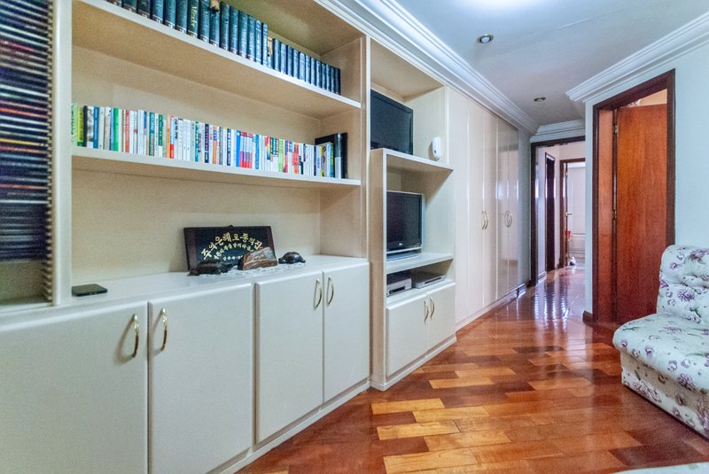 Apartamento 250m² na Aclimação 4 suítes 3 vagas Rua Castro Alves São Paulo - 