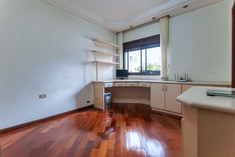 Apartamento 250m² na Aclimação 4 suítes 3 vagas Rua Castro Alves São Paulo - 