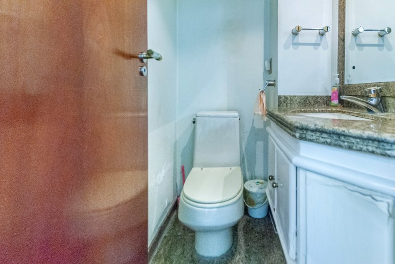 Apartamento 250m² na Aclimação 4 suítes 3 vagas Rua Castro Alves São Paulo - 