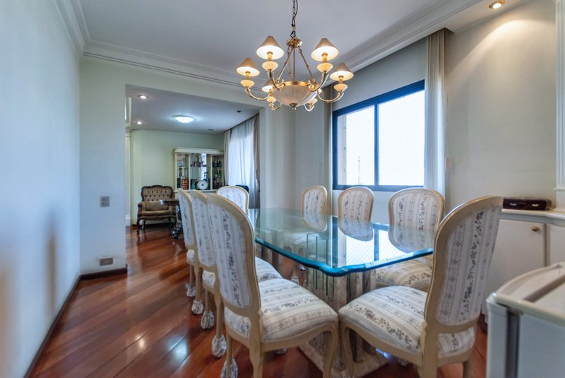 Apartamento 250m² na Aclimação 4 suítes 3 vagas Rua Castro Alves São Paulo - 