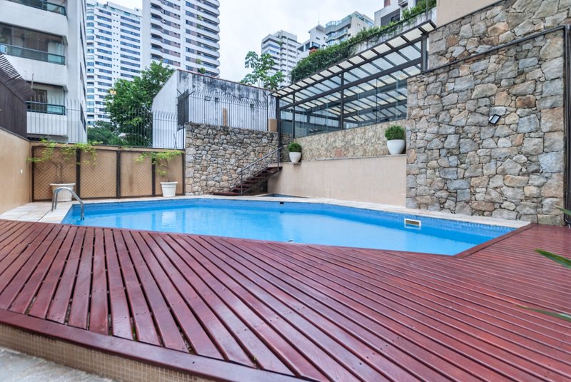 Apartamento 250m² na Aclimação 4 suítes 3 vagas Rua Castro Alves São Paulo - 