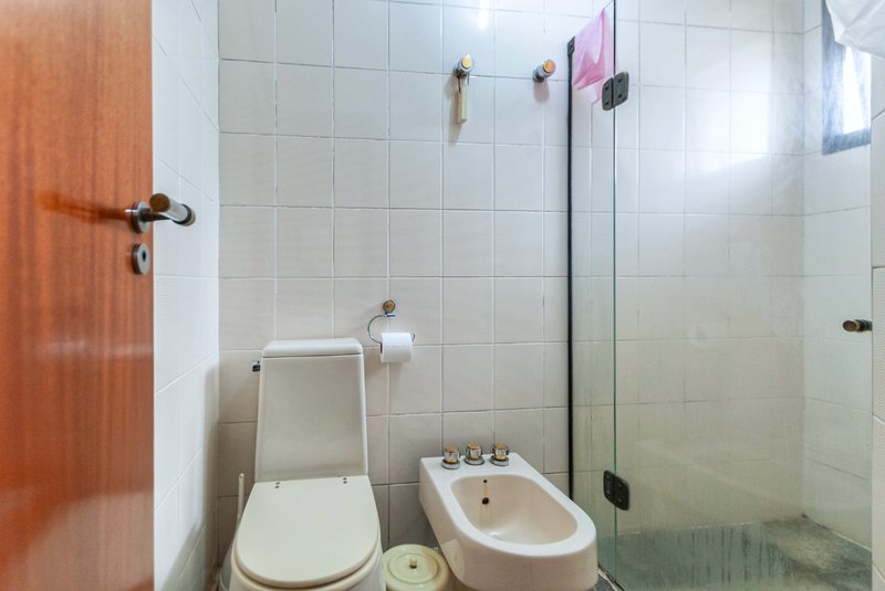 Apartamento 250m² na Aclimação 4 suítes 3 vagas Rua Castro Alves São Paulo - 